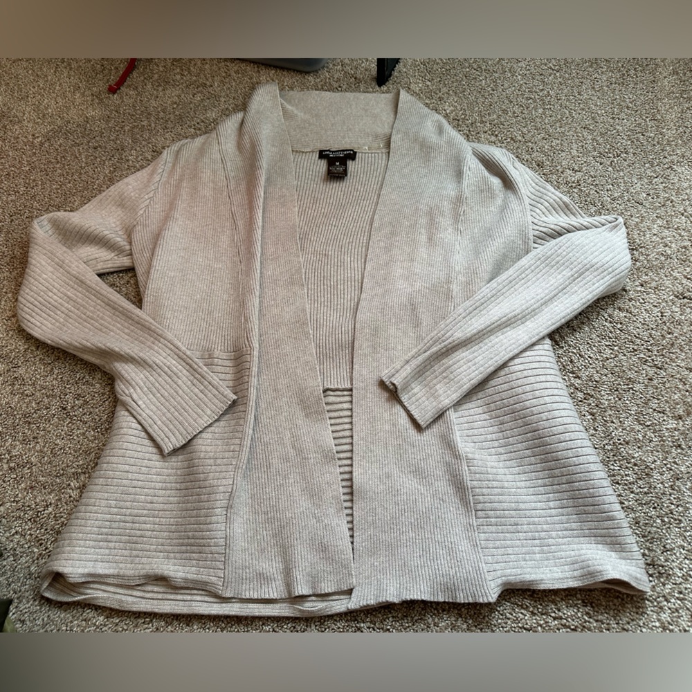 ❤️‍🔥2/$20❤️‍🔥Linda Matthews New York Size Medium Cardigan